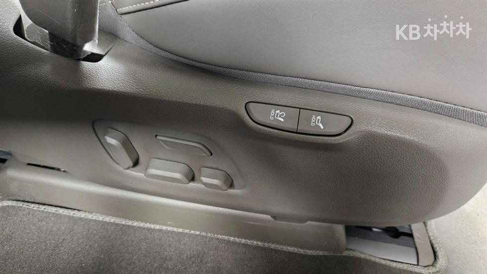 2023 - kia carnival