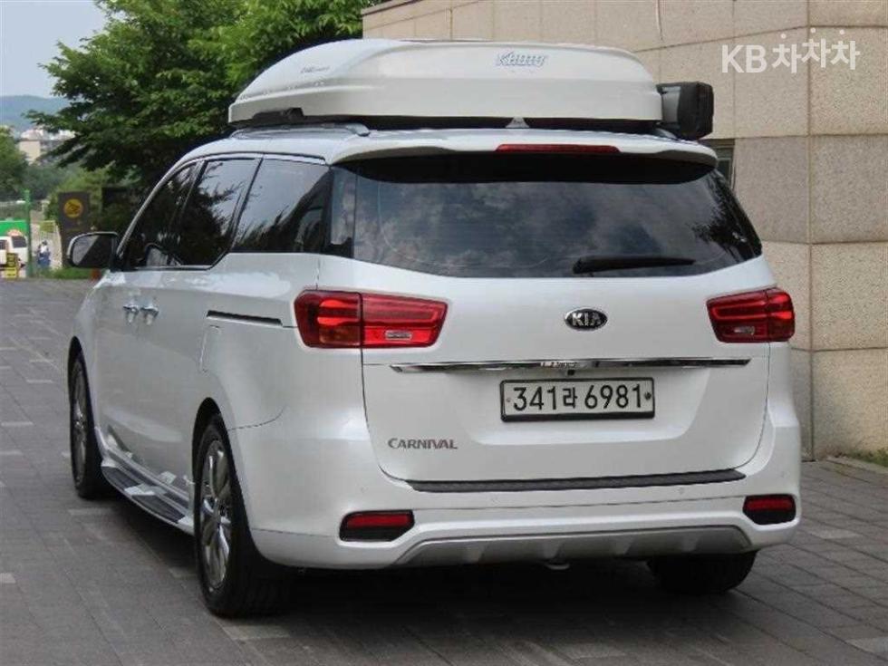 2020 - kia carnival