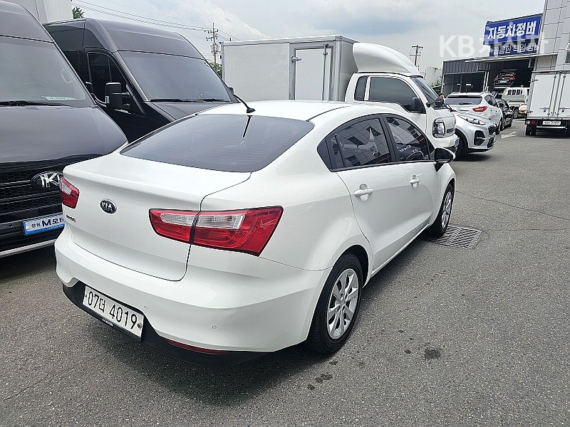 2017 - kia pride