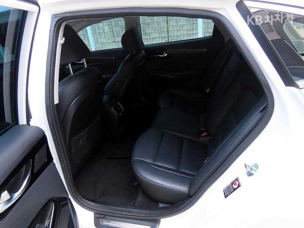 2021 - kia k7