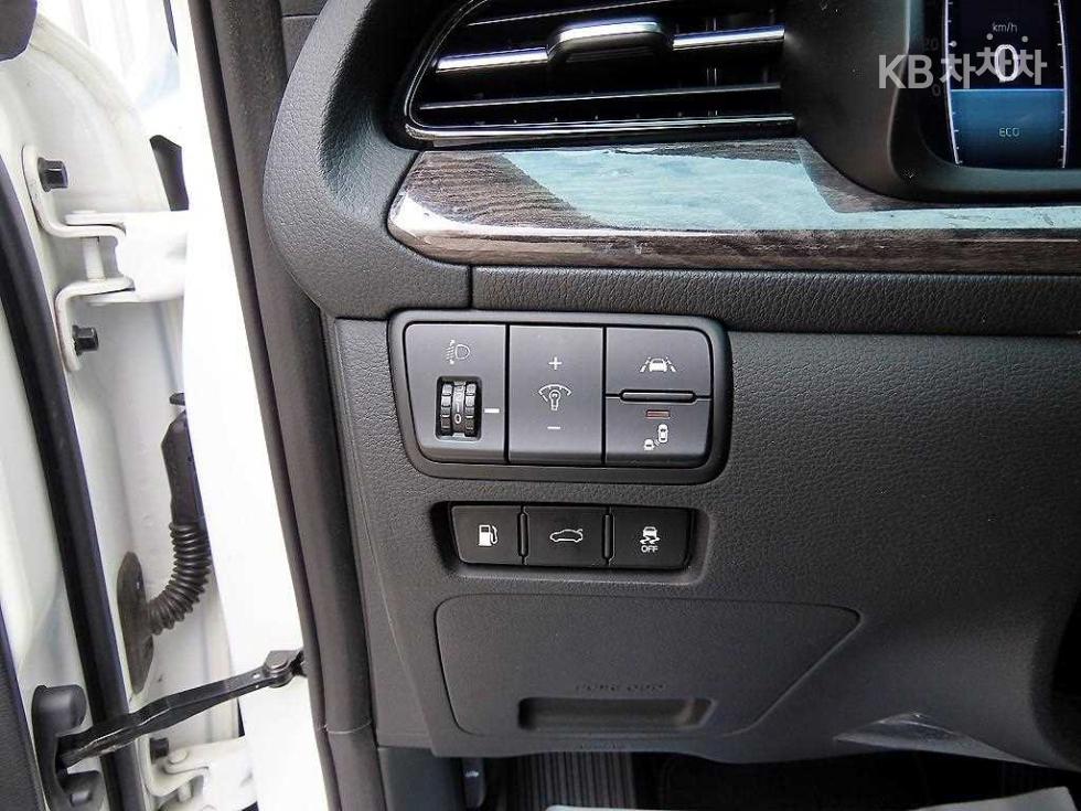 2021 - kia k7