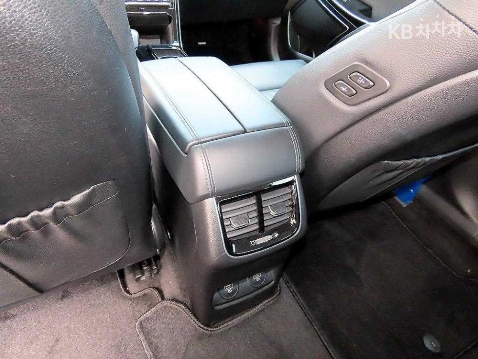 2021 - kia k7
