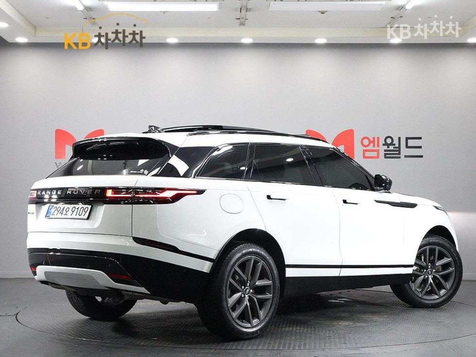 2025 Land Rover Used Car photo