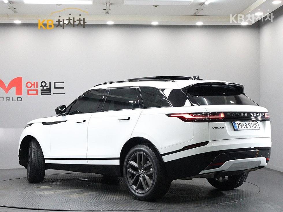 2025 Land Rover Used Car photo