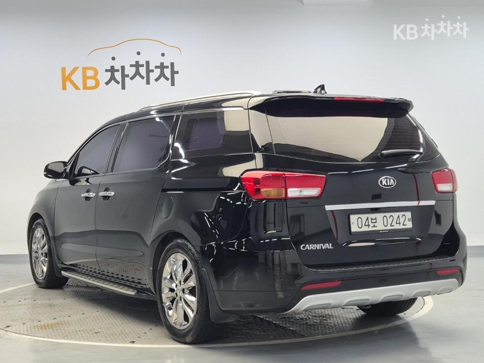 2017 - kia carnival