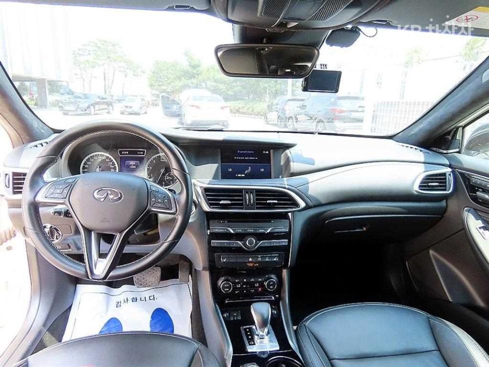2019 - infiniti qx30