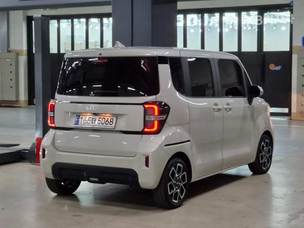 2023 - kia kia