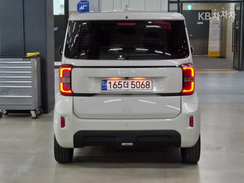 2023 - kia kia
