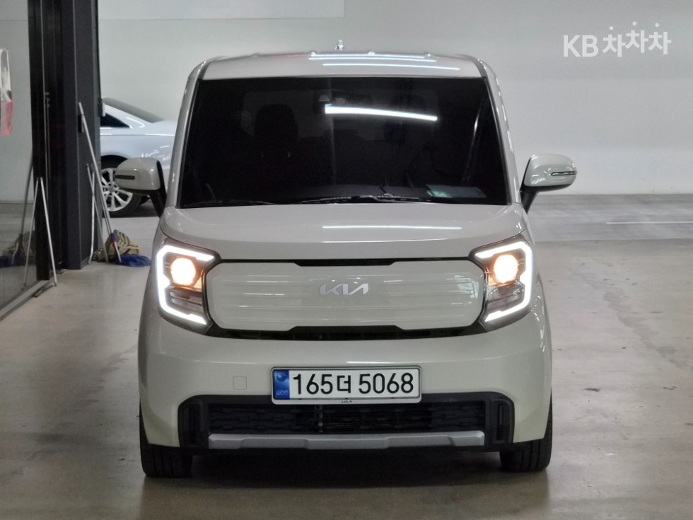 2023 - kia kia