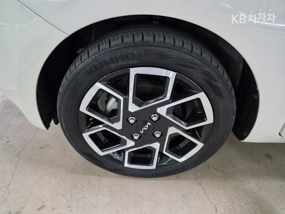 2023 - kia kia