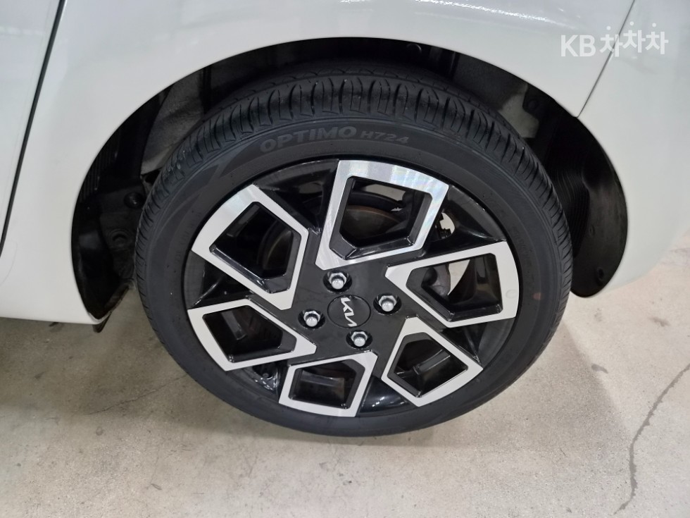 2023 - kia kia