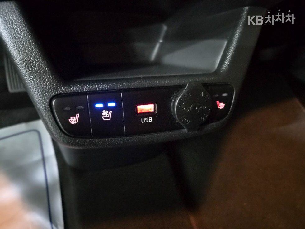 2023 - kia kia