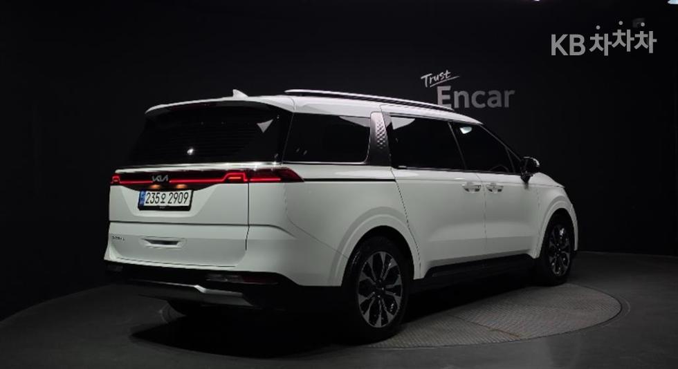 Kia Carnival — miniaturë 2