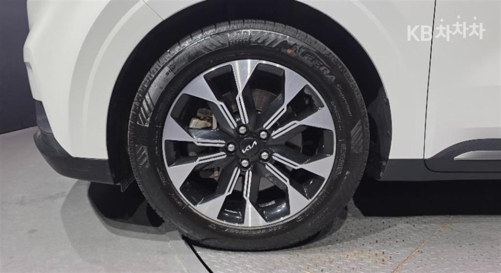 Kia Carnival — miniaturë 3