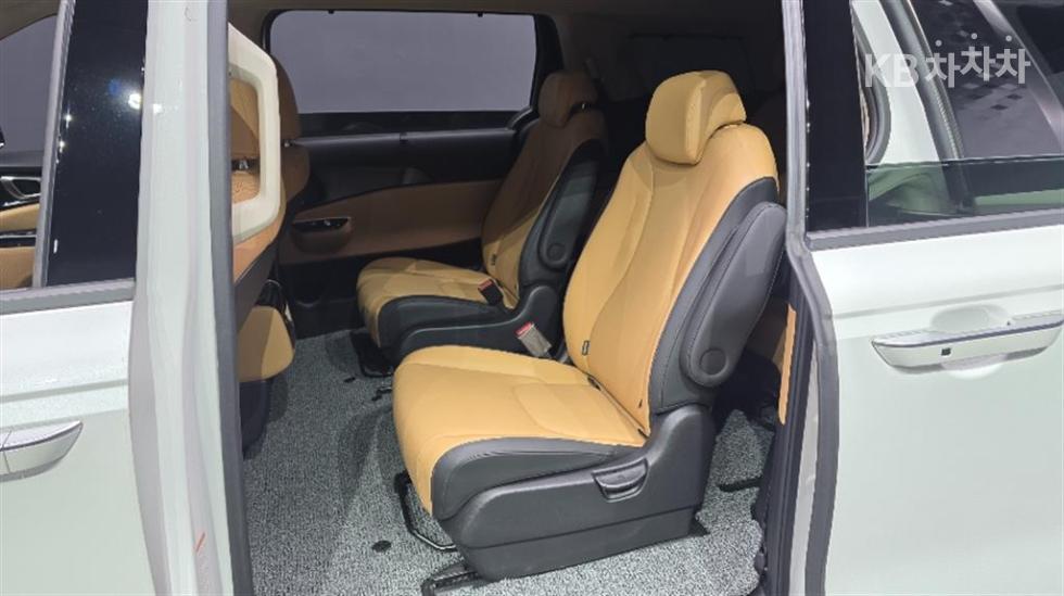 Kia Carnival — miniaturë 12