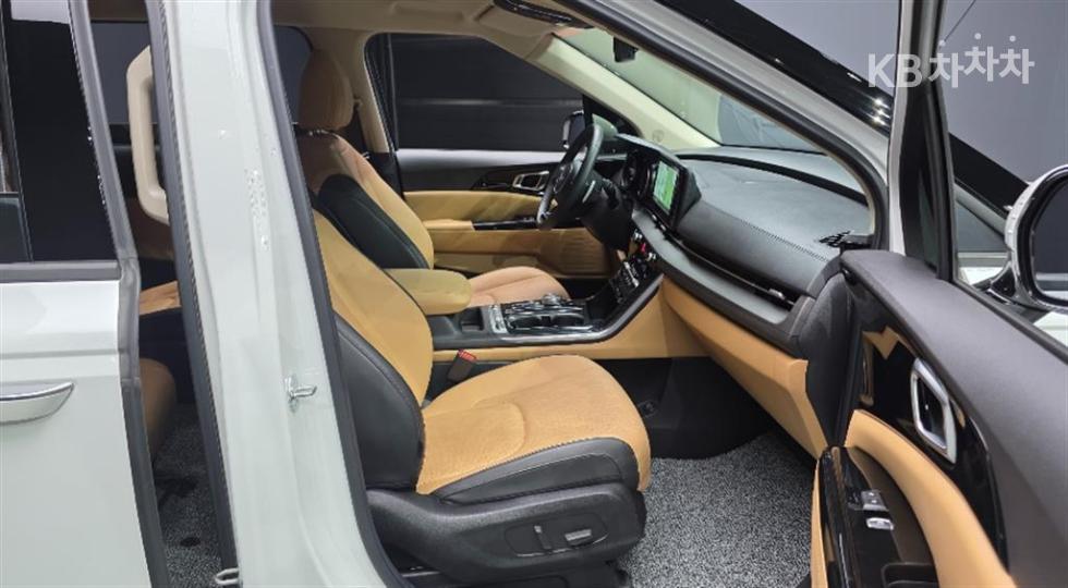 Kia Carnival — miniaturë 13