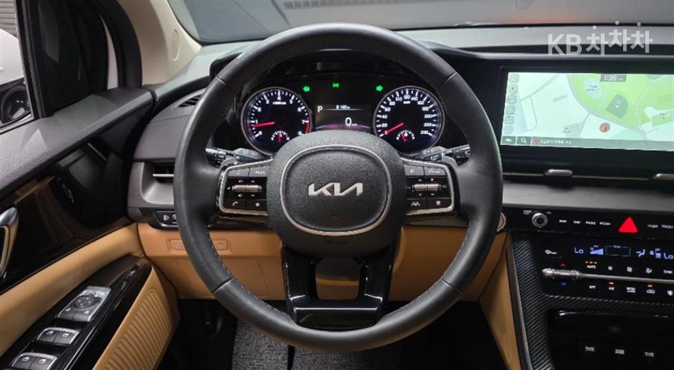 Kia Carnival — miniaturë 15