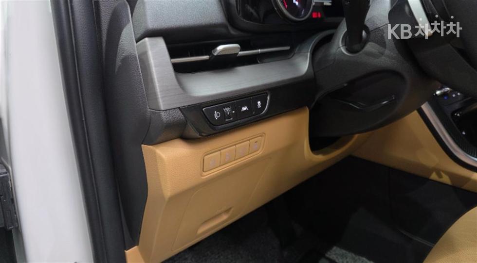 Kia Carnival — miniaturë 19
