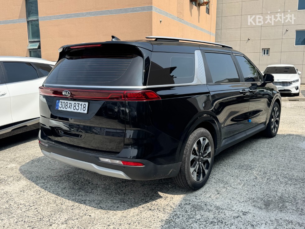 Kia Carnival — miniaturë 2