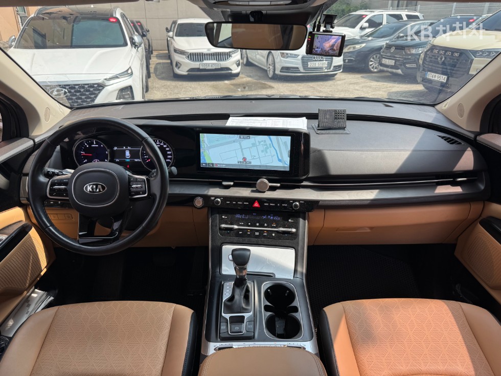 Kia Carnival — miniaturë 8