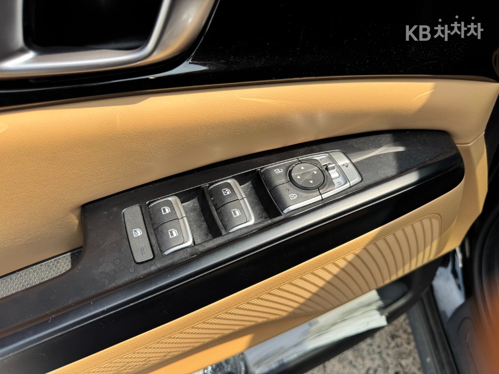Kia Carnival — miniaturë 17