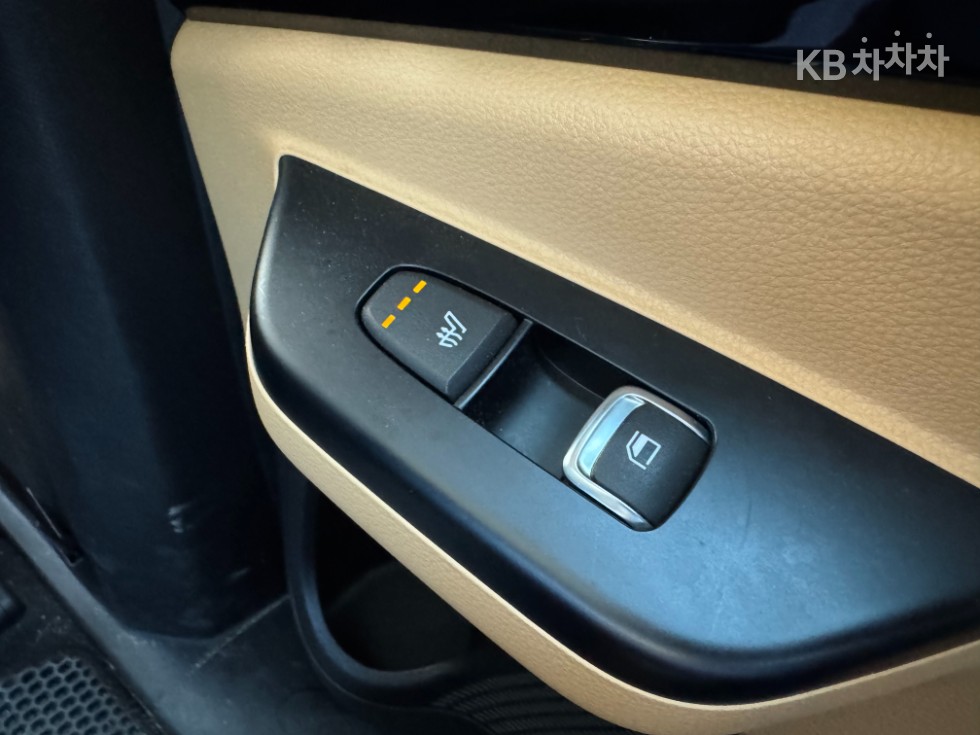 Kia Carnival — miniaturë 21