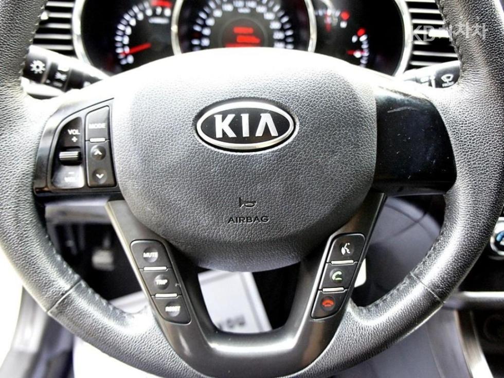 Kia K5 — miniaturë 8