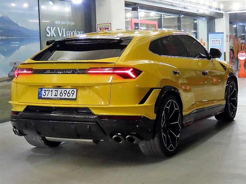 2024 Lamborghini Used Car photo