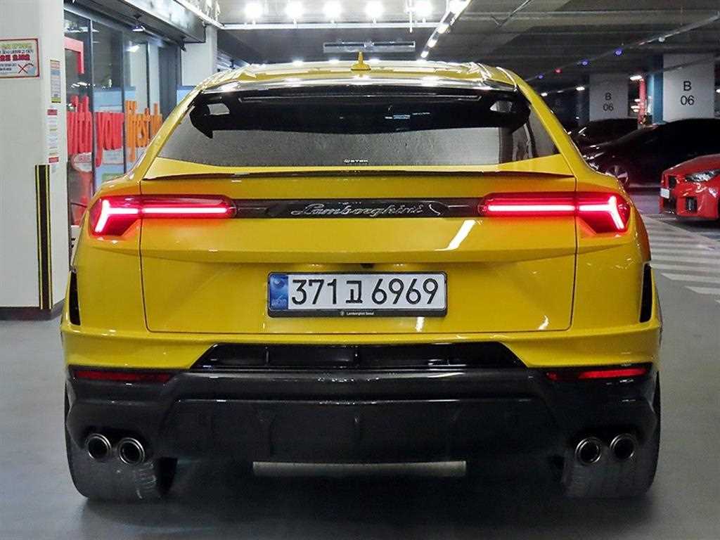 2024 Lamborghini Used Car photo