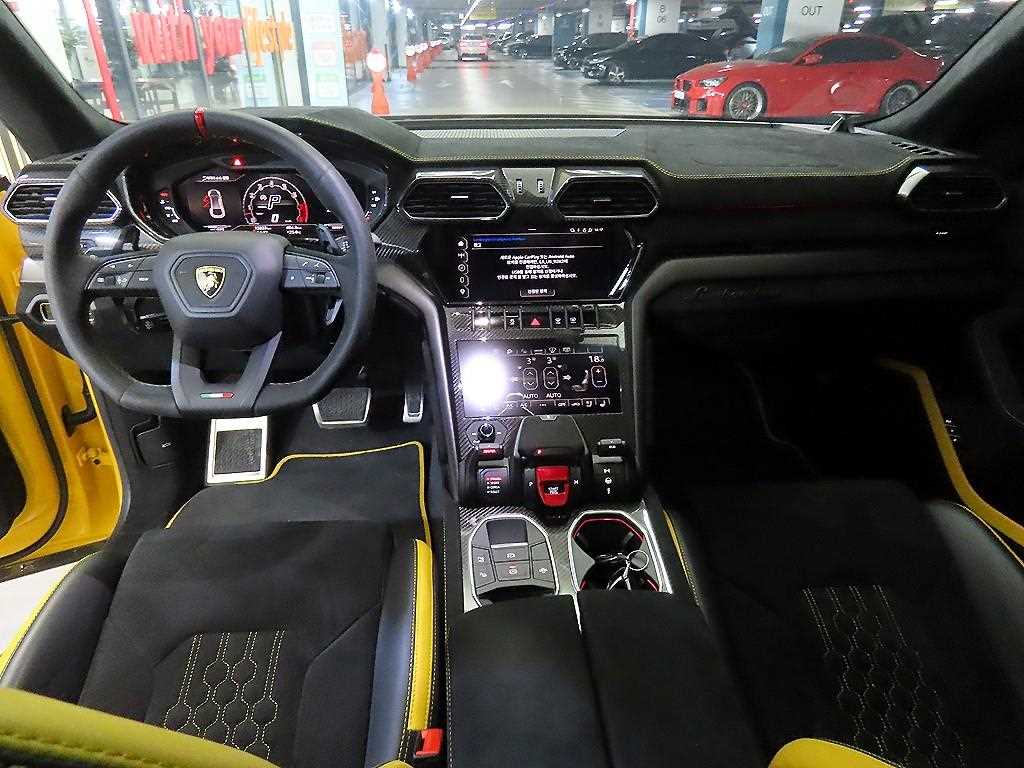 Lamborghini Urus — miniaturë 10