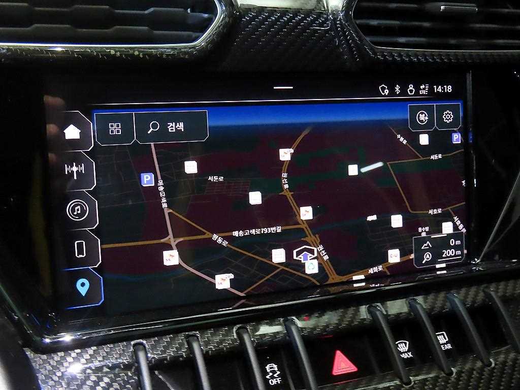 Lamborghini Urus — miniaturë 13