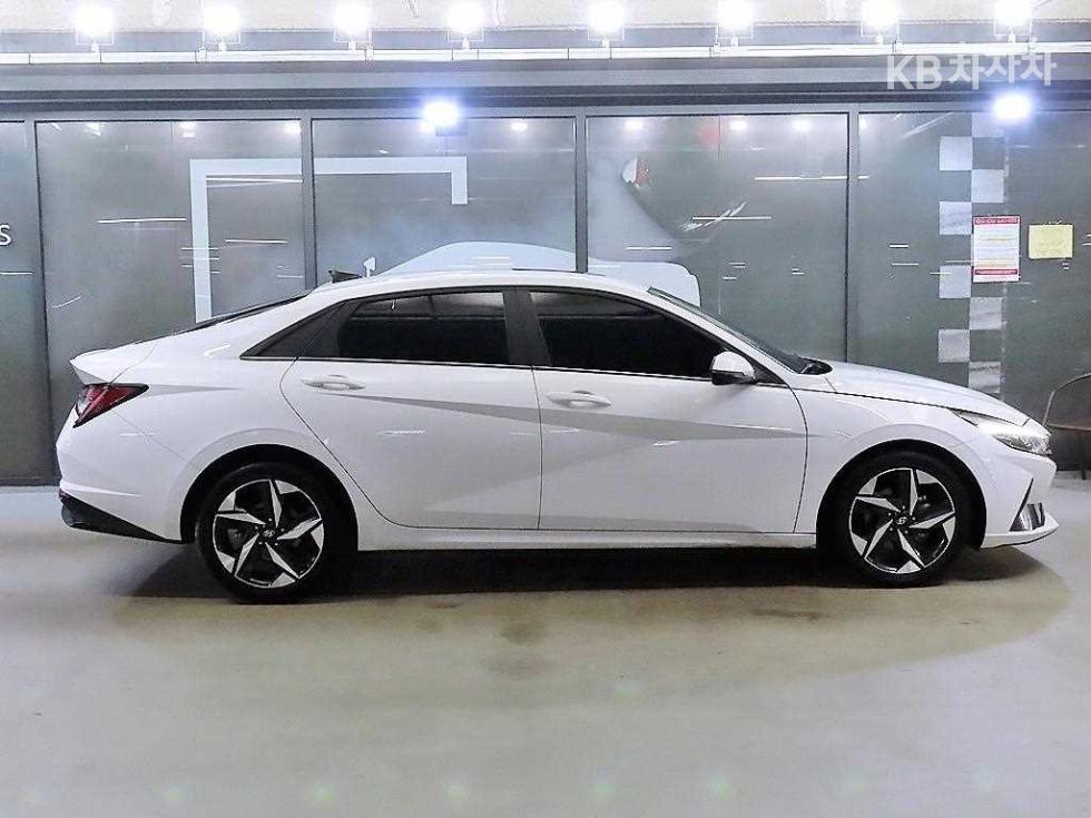 Hyundai Avante — miniaturë 3