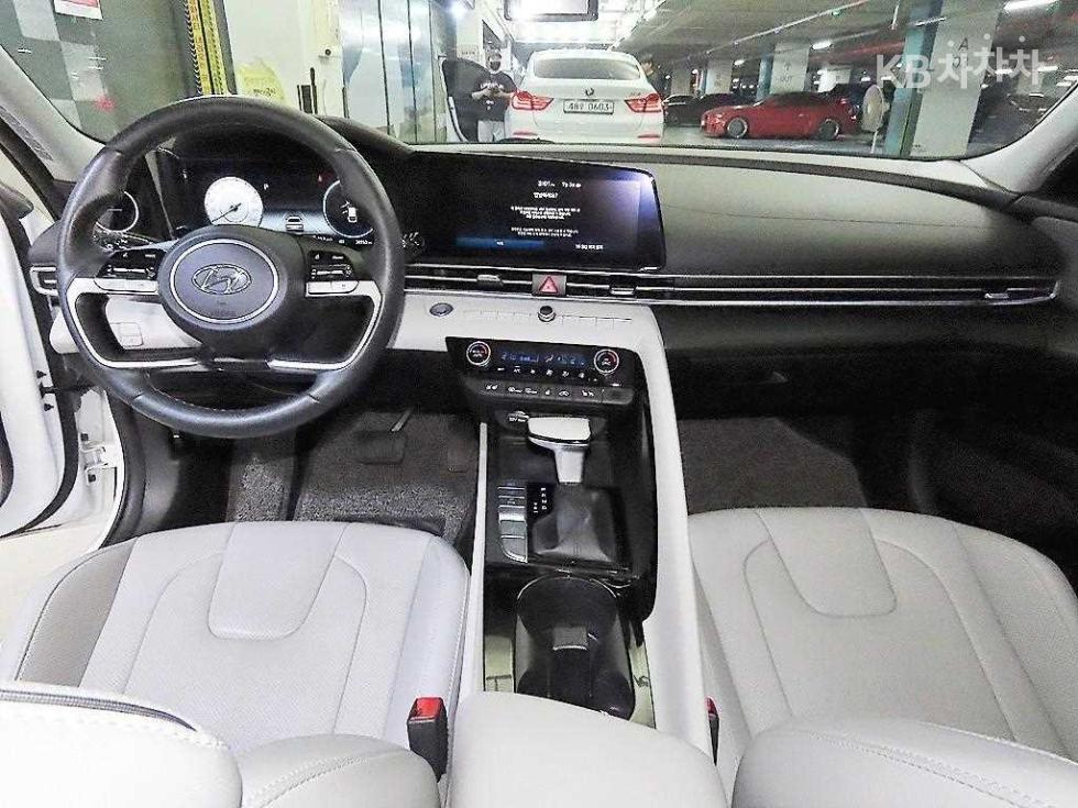 Hyundai Avante — miniaturë 10