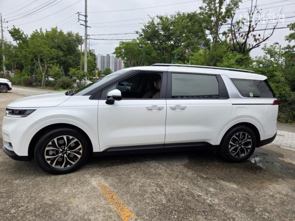 Kia Carnival — miniaturë 5