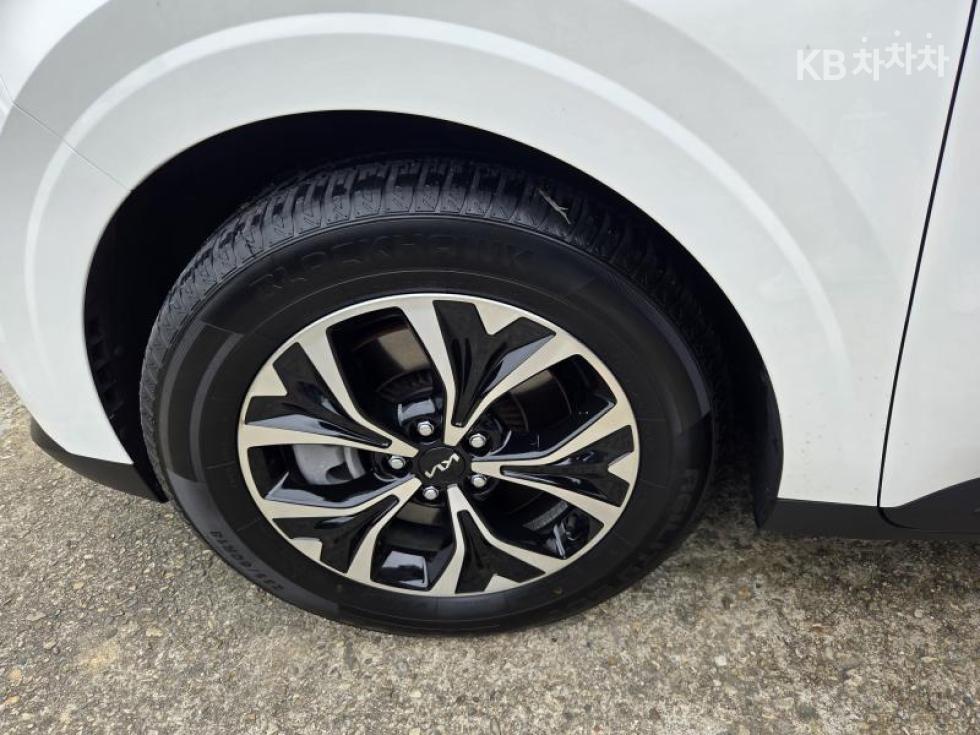 Kia Carnival — miniaturë 10