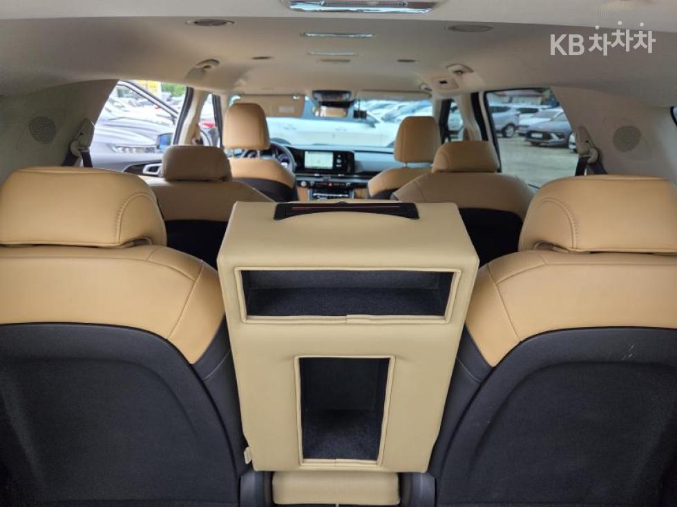 Kia Carnival — miniaturë 12