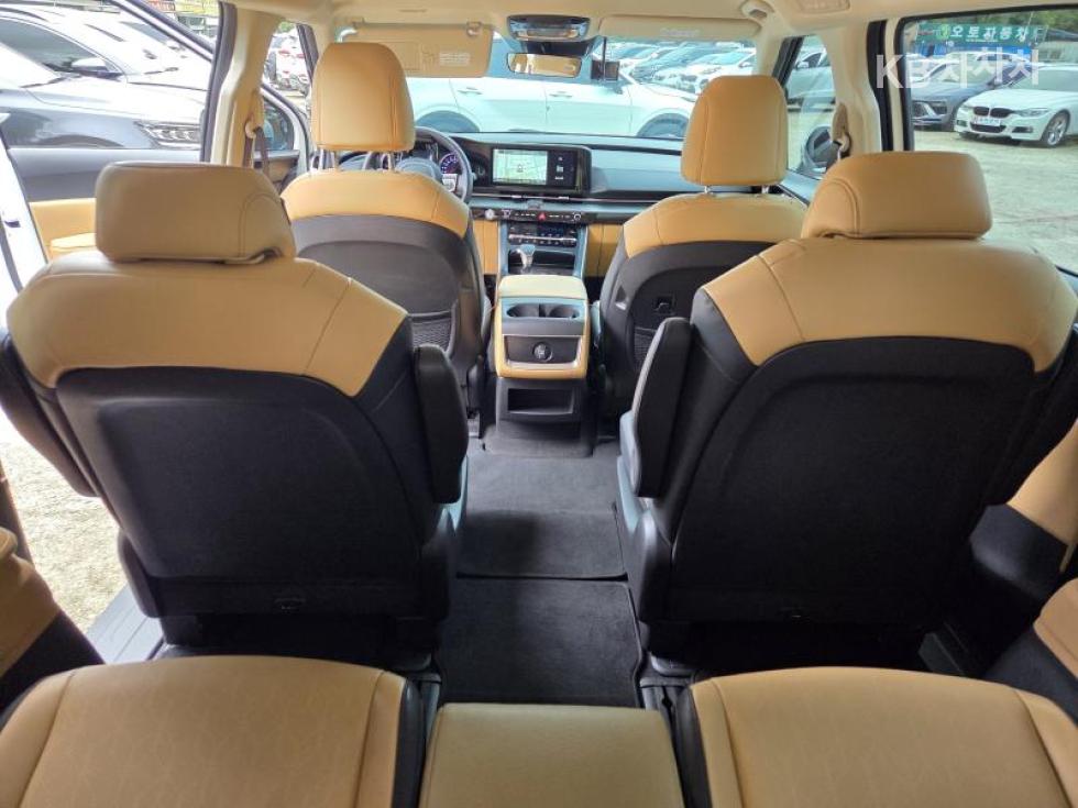 Kia Carnival — miniaturë 13