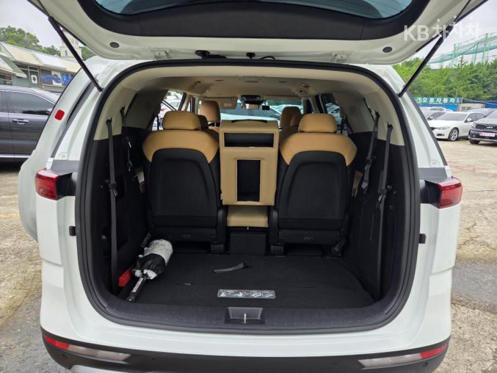 Kia Carnival — miniaturë 14