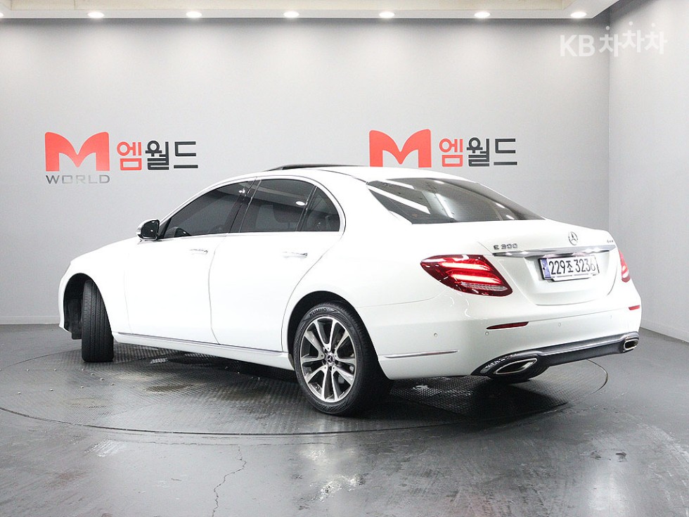 Mercedes-Benz E-klasse — miniaturë 4