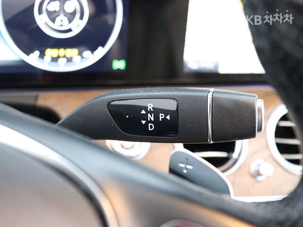 Mercedes-Benz E-klasse — miniaturë 14