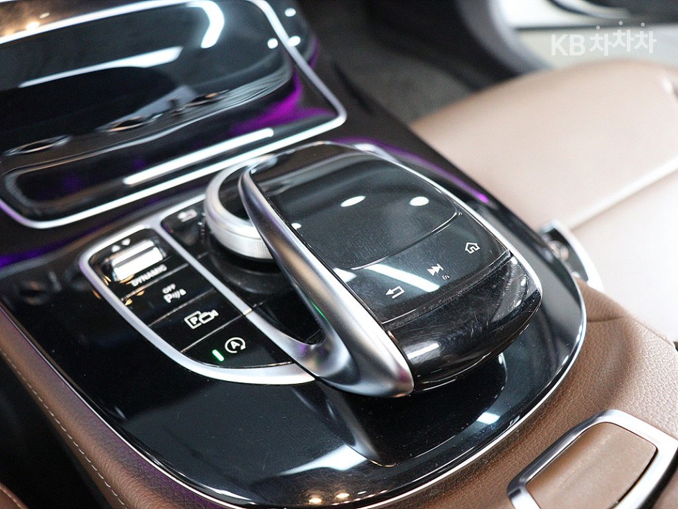 Mercedes-Benz E-klasse — miniaturë 13