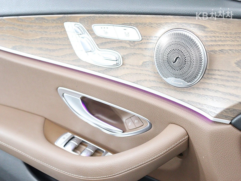 Mercedes-Benz E-klasse — miniaturë 8