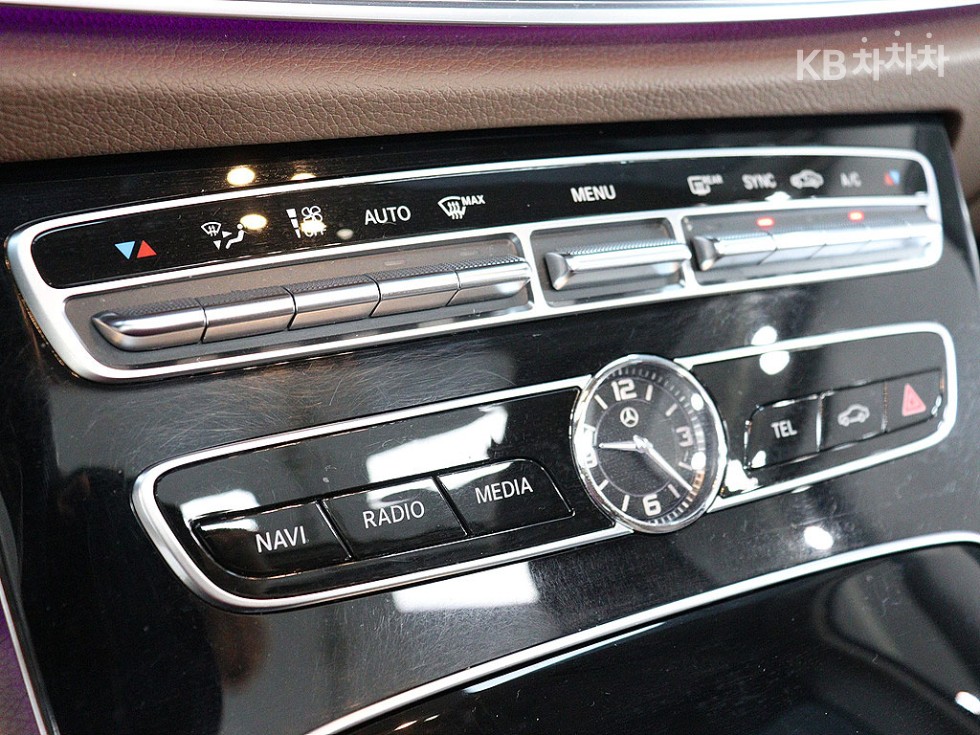 Mercedes-Benz E-klasse — miniaturë 12