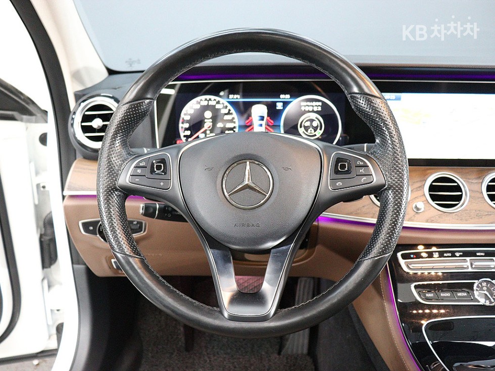 Mercedes-Benz E-klasse — miniaturë 10