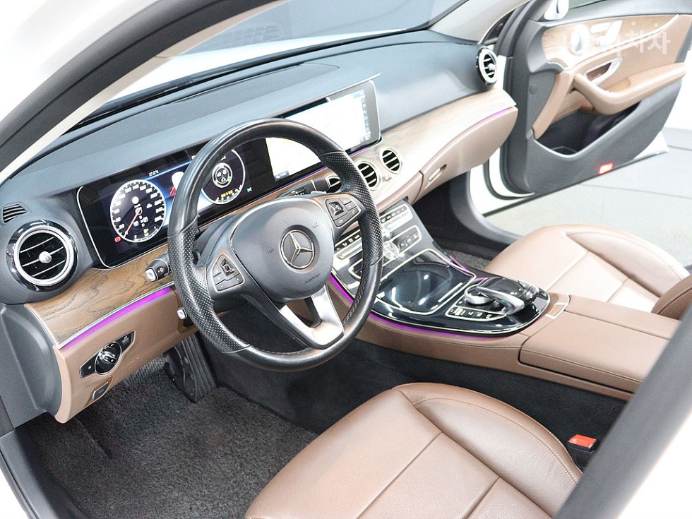 Mercedes-Benz E-klasse — miniaturë 16