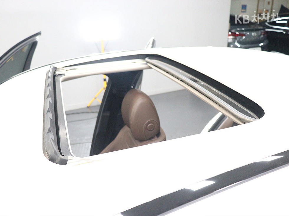 Mercedes-Benz E-klasse — miniaturë 17