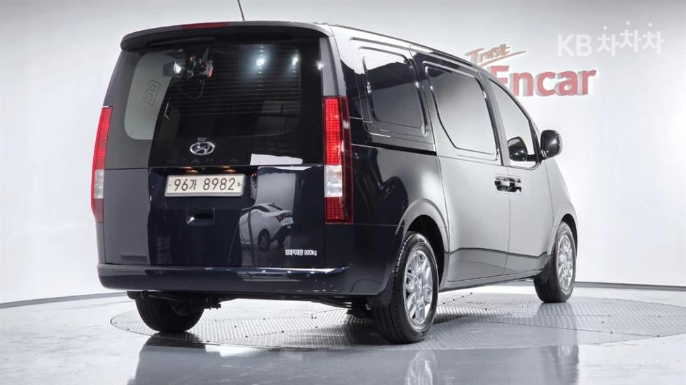 Hyundai Staria — miniaturë 3