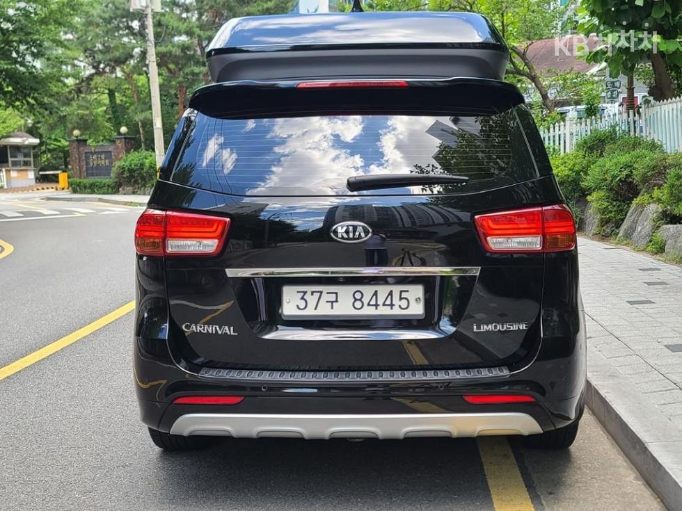 Kia Carnival — miniaturë 4
