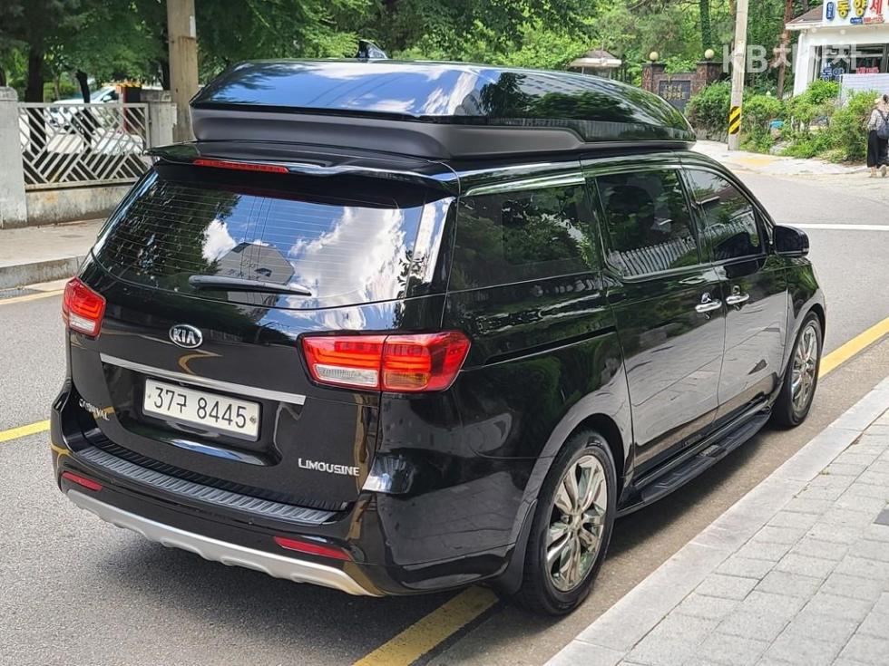 Kia Carnival — miniaturë 5
