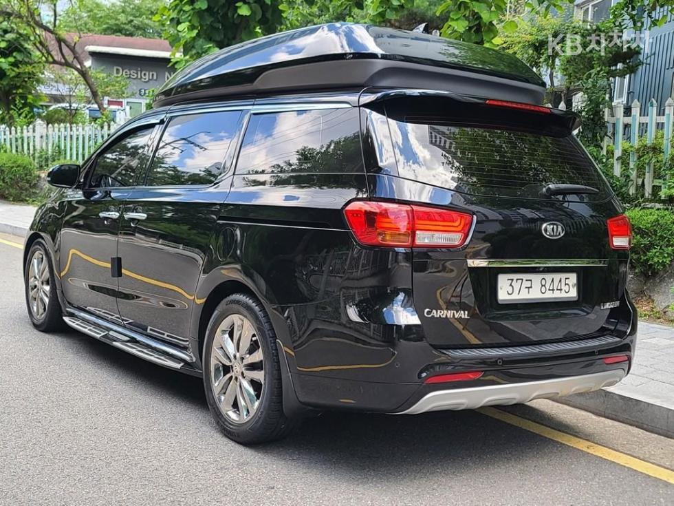 Kia Carnival — miniaturë 6